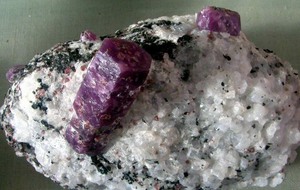 Корунды, рубины и сапфиры - месторождения камней