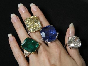 Толкование снов об украшениях с драгоценными камнями