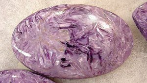 Мистический камень чароит