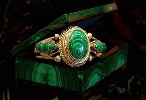 Ювелирные украшения из малахита